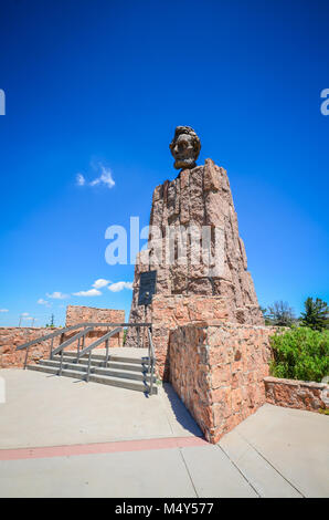 Vertical image du Lincoln Monument est un buste d'Abraham Lincoln par Robert Hermance, 121⁄2 pieds (3,8 m) de haut et reposant sur un 30 pieds de haut (9,1 m) g Banque D'Images