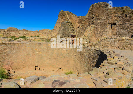 Les ruines antiques d'Indiens Pueblo Grande chambre. Banque D'Images