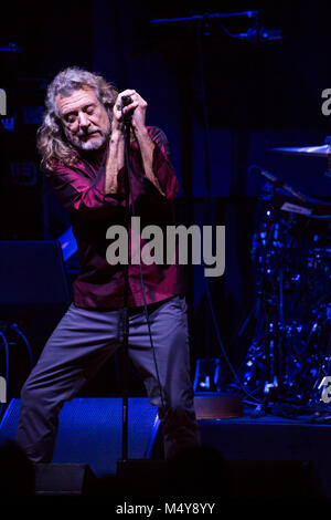 Robert Plant effectuant au Massey Hall à Toronto. Bobby crédit Singh/Alamy Banque D'Images