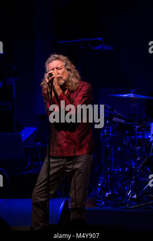 Robert Plant effectuant au Massey Hall à Toronto. Bobby crédit Singh/Alamy Banque D'Images