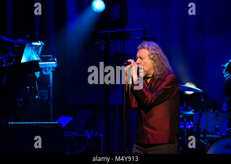 Robert Plant effectuant au Massey Hall à Toronto. Bobby crédit Singh/Alamy Banque D'Images