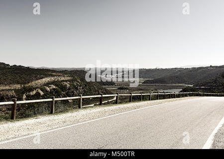 Route asphaltée au Portugal Banque D'Images