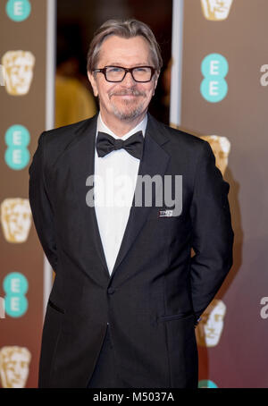 Londres, Royaume-Uni. Feb 19, 2018. Gary Oldman arrive à l'EE British Academy Film Awards, BAFTA Awards, au Royal Albert Hall à Londres, Angleterre, Grande-Bretagne, le 18 février 2018. - Pas de service de fil - Crédit : Hubert Boesl/dpa/Alamy Live News Banque D'Images