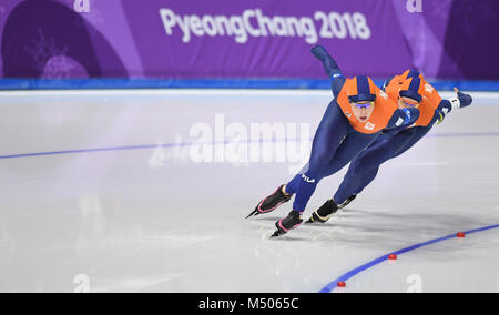 Pyeongchang, Corée du Sud. Feb 19, 2018. L'équipe de France en compétition lors de l'équipe dames persuit de quart de patinage de vitesse des Jeux Olympiques d'hiver de PyeongChang 2018 à Gangneung, ovale, Gangneung, Corée du Sud, le 19 février, 2018. Credit : Wang Haofei/Xinhua/Alamy Live News Banque D'Images