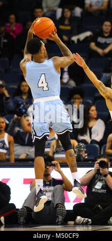 17 février 2018 - Les monarques Old Dominion guard Ahmad spéléologue (4) tire la balle au cours de l'UTEP Pèse mineurs vs monarques Old Dominion jeu au Ted Centre Constant à Norfolk, Virginie battu 82-33 l'UTSA Old Dominion. Jen Hadsell/CSM Banque D'Images