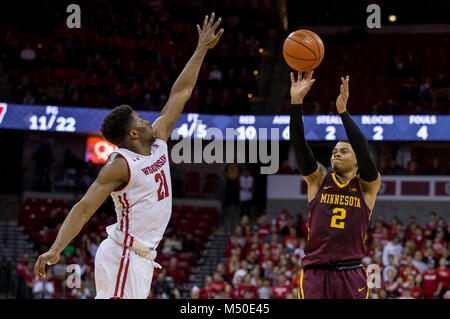 Madison, Wisconsin, USA. Feb 19, 2018. Au cours du jeu de basket-ball de NCAA entre les Minnesota Golden Gophers et le Wisconsin Badgers au Kohl Center à Madison, WI. Le Wisconsin a battu Minnesota en prolongation 73-63. Credit : Cal Sport Media/Alamy Live News Banque D'Images