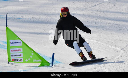 Pyeongchang, Corée. Feb 20, 2018. République tchèque Ester Ledecka snowboarder en action au cours de la session de formation du slalom géant parallèle dans le Jeux Olympiques d'hiver de 2018 à Pyeongchang, Corée du Sud, le 20 février 2018. Credit : Michal Kamaryt/CTK Photo/Alamy Live News Banque D'Images