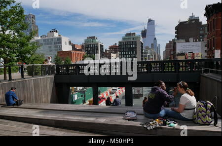 Faire un miroir à Highline Park, Manhattan Banque D'Images