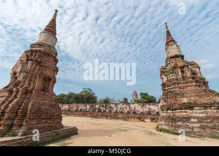 Wat Maha That, un monastère bouddhiste restauré et temple de la ville d'Ayutthaya Historical Park, en Thaïlande. Banque D'Images