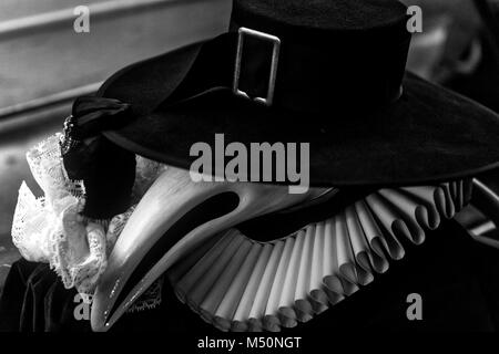 Dans l'homme au costume à bec bauta Carnaval de Venise Banque D'Images
