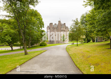 Le Château de Crathes Ecosse en été Banque D'Images