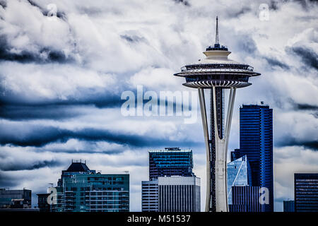 WASHINGTON SEATTLE CITYSCAPE SKYLINE ON Partiellement nuageux DAY Banque D'Images
