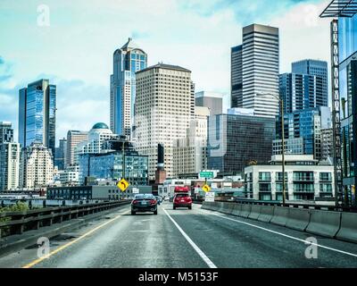 WASHINGTON SEATTLE CITYSCAPE SKYLINE ON Partiellement nuageux DAY Banque D'Images