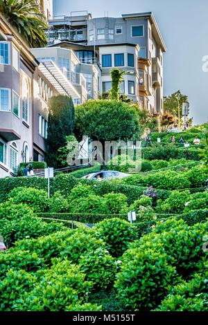 Haut sur la ville de Lombard Street à San Francisco, Californie Banque D'Images