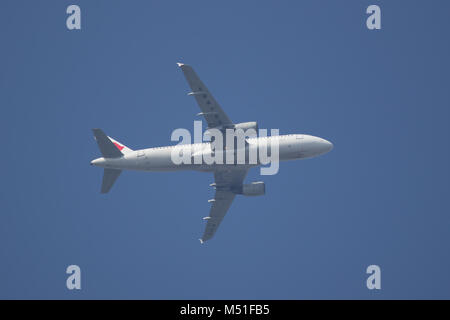 CHIANG MAI, THAÏLANDE - 2 février 2018 : B-2335 Airbus A320-200 de la compagnie aérienne China Eastern. décoller de l'aéroport de Chiangmai à Shanghai. Banque D'Images
