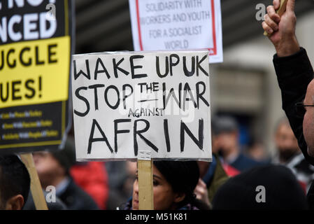 Manifestation contre les allégations de crimes de guerre turc à Afrin, une ville kurde en Syrie. Londres, Royaume-Uni. Défendre Afrin. Campagne de solidarité kurde Banque D'Images