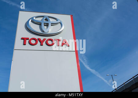 Currie Motors Toyota showroom sur la Great West Road, Brentford, Middlesex, Royaume-Uni Banque D'Images