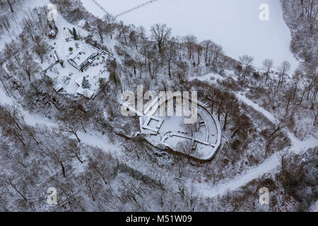 Vue aérienne, nouveau Isenburg du 13ème siècle, le donjon, sur les hauteurs du lac Baldeney, Essen, Ruhr, Rhénanie du Nord-Westphalie, Allemagne, Europe, Banque D'Images