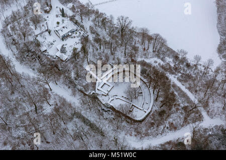 Vue aérienne, nouveau Isenburg du 13ème siècle, le donjon, sur les hauteurs du lac Baldeney, Essen, Ruhr, Rhénanie du Nord-Westphalie, Allemagne, Europe, Banque D'Images