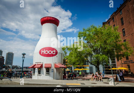 La bouteille de lait du capot est un snack shop situé sur la bouteille de lait du capot en face de Plaza Boston Children's Museum. Il a été situé sur ce spot sinc Banque D'Images