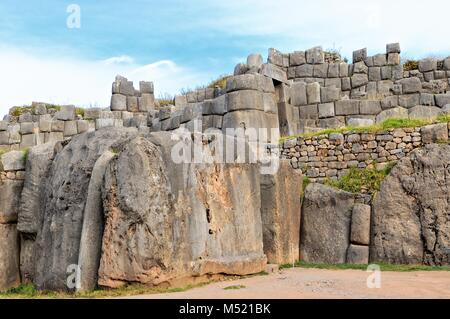 Le Pérou inca de Sacsayhuaman mur de fortification ruins Banque D'Images