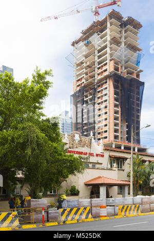 Les travaux routiers et la construction de la ville de Panama Banque D'Images