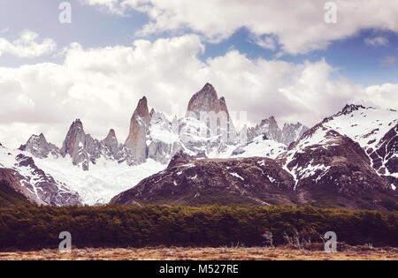 Fitz Roy, désert de montagnes aux tons couleur photo, Argentine Banque D'Images