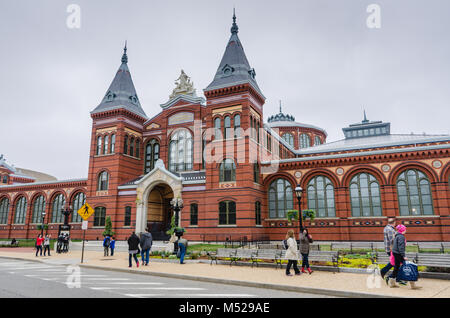 La Smithsonian Institution Building ("le Château"), situé près du National Mall à Washington, D.C. Banque D'Images