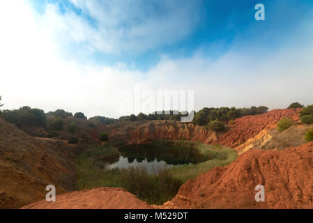 Lago di bauxite un Otranto - Salento - Pouilles - Italie Banque D'Images