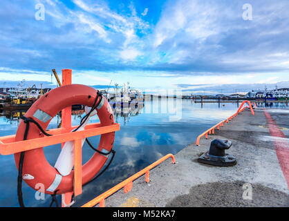 Port de Killybegs et plage.. Banque D'Images