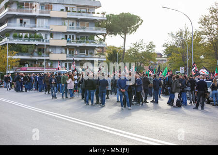 Rome, Italie, 4 novembre 2017. Démonstration d'un mouvement politique appelé "Forza Nuova" tenu à Rome dans la zone d'euros le 04 novembre 2017. Rome, Itali Banque D'Images