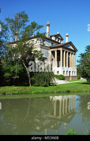 La Villa Foscari, nommé "La Malcontenta", l'architecte Andrea Palladio en 1559, Mira près de Venise en Italie Banque D'Images