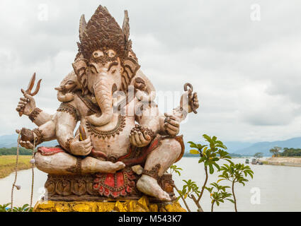 Statue ganesh indu sur le fleuve Mékong Banque D'Images