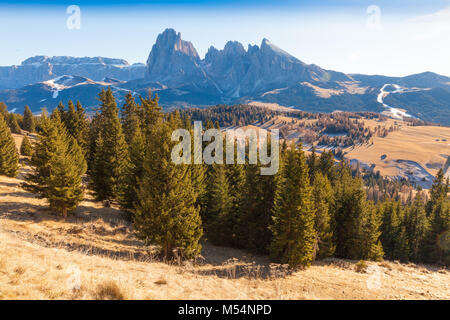 Siusi Alp vue panoramique aérienne avec Sun Banque D'Images