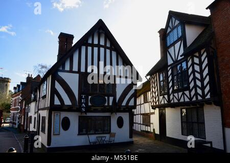 Thomas oken salons de thé à l'ombre du château de Warwick england UK Banque D'Images