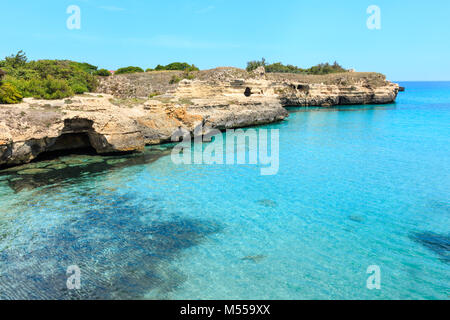 Roca Vecchia Zone archéologique de la côte de la mer, Italie Banque D'Images