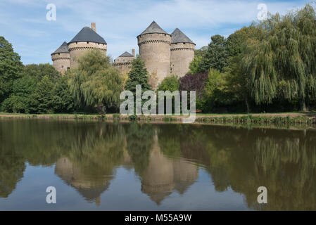 Le Château de Lassay est un château du xve siècle dans la région de Lassay-les-Châteaux en Mayenne de France Banque D'Images