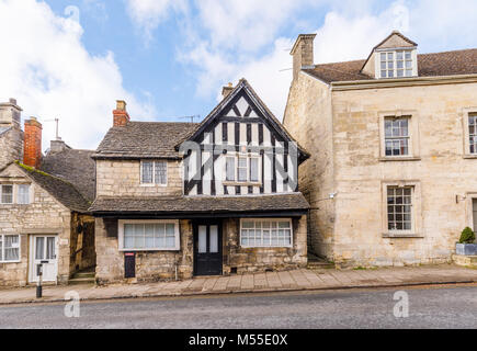 Curiosités : maison à colombages Historique et bâtiments en pierre de Cotswold New Street, Painswick, un village préservé dans les Cotswolds Gloucestershire Banque D'Images