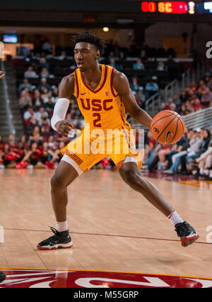 Los Angeles, CA, USA. Feb 17, 2018. L'USC protection (2) Jonas Matthews disques durs au panier pendant le jeu entre l'Oregon State Beavers vs les USC Trojans au Galen Center de Los Angeles, Californie. L'USC a défait l'Oregon State 72-59.(crédit obligatoire : Juan Lainez/MarinMedia/Cal Sport Media) Credit : csm/Alamy Live News Banque D'Images