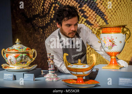 Londres, Royaume-Uni. 20 Février, 2018. La 'Marly Rouge' Service pour Napoléon I - Christie's présentent une exposition de touring met en évidence à partir de la collection de Peggy et David Rockefeller, en avance sur les ventes new-yorkaises (w/c 7 mai). Ils seront sur la vue du public à Londres du 21 février au 8 mars. Crédit : Guy Bell/Alamy Live News Banque D'Images