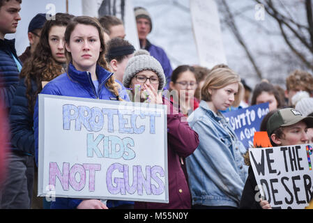 Montpelier, Vermont, USA. 19 Février, 2018. Manifestation contre la violence par arme à feu après le parc, FL, fusillades en milieu scolaire, Vermont State House, Montpelier, VT, USA. Crédit : John Lazenby/Alamy Live News Banque D'Images