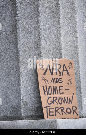 Montpelier, Vermont, USA. 19 Février, 2018. Manifestation contre la violence par arme à feu après le parc, FL, fusillades en milieu scolaire, Vermont State House, Montpelier, VT, USA. Crédit : John Lazenby/Alamy Live News Banque D'Images