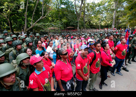 San Diego, Carabobo, Venezuela. Feb 20, 2018. Le 20 février 2018. La mobilisation de 500 soldats et une partie de la société civile qui ont répondu à l'appel d'essai précédent pour les exercices militaires appelés pour ce week-end par le président du Venezuela, Nicolas Maduro, en réponse à un événement al intervention militaire par les forces étrangères ont commencé . Le secteur de l'Cumaca la municipalité de San Diego, de l'État de Carabobo. Photo : Juan Carlos Hernandez Crédit : Juan Carlos Hernandez/ZUMA/Alamy Fil Live News Banque D'Images