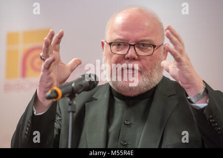 19 février 2018, Allemagne, Berlin : le Cardinal Reinhard Marx, arch évêque de Munich et Freising, et président de la Conférence épiscopale allemande, s'exprimant au cours d'une conférence de presse à l'occasion de l'assemblée plénière de printemps de la Conférence épiscopale allemande. Photo : Armin Weigel/dpa Banque D'Images