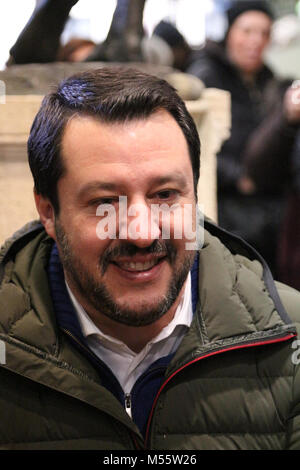 Modène, Italie. 20 Février, 2018. Matteo Salvini, politique publique de la Lega Nord conférence Crédit : Fabrizio annovi/Alamy Live News Banque D'Images