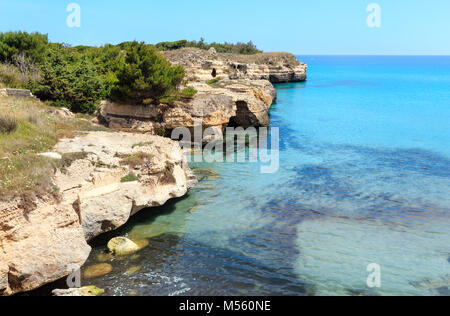 Roca Vecchia Zone archéologique de la côte de la mer, Italie Banque D'Images