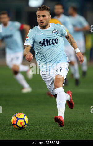 Rome, Italie. Feb 19, 2018. 19 février 2018, Stadio Olimpico, Rome, Italie, football, Serie A Lazio contre Vérone ; Ciro immobile du Latium contrôle la balle. Credit : Giampiero Sposito/Pacific Press/Alamy Live News Banque D'Images