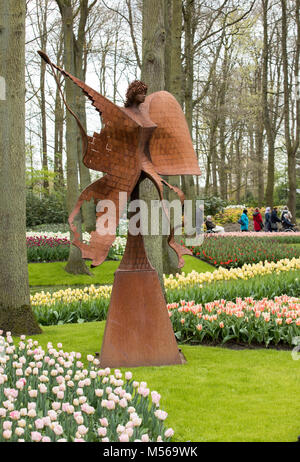 LISSE, Pays-Bas - 19 avril 2017 : Les Visiteurs du jardin de Keukenhof à Lisse, aux Pays-Bas. Banque D'Images