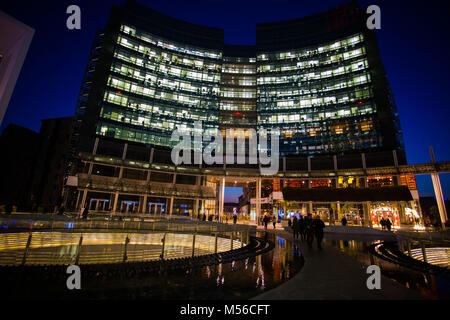 Milan, 24 décembre 2015 - 'gratte-ciel emblématique Tour'Unicredit dans le quartier moderne de Milan, près de la gare Garibaldi Banque D'Images