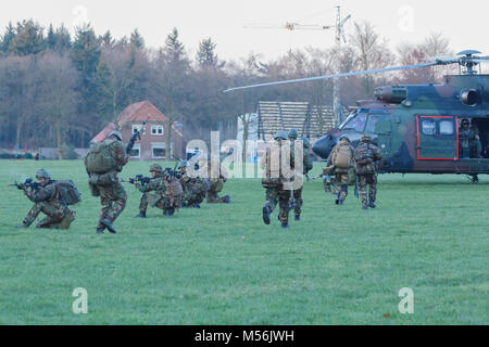 13 févr. 2018 Olst exercice d'Hélicoptère Banque D'Images